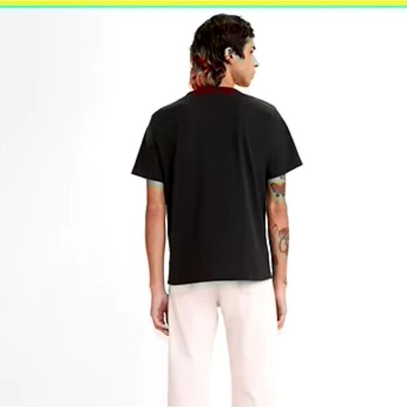 Levi's CLASSIC‎ T-SHIRT with standard fit Size L in Black NWT and in packaging - Picture 2 of 6